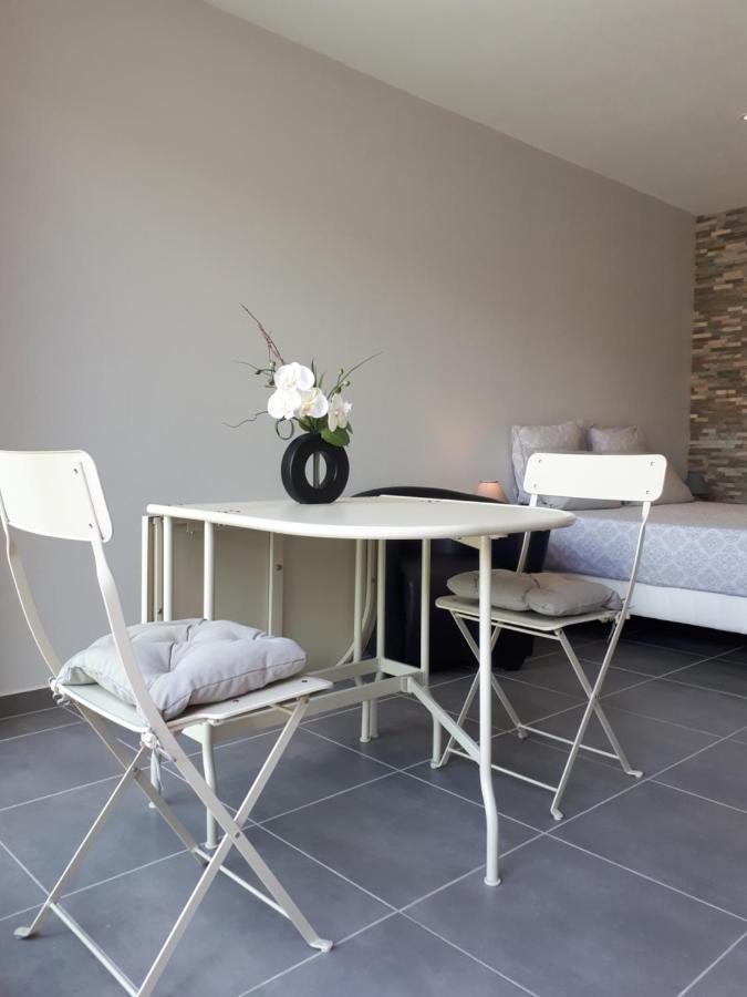 Le Studio Restauration Netflix et Jacuzzi Proche des grands lacs Montmorency-Beaufort Esterno foto